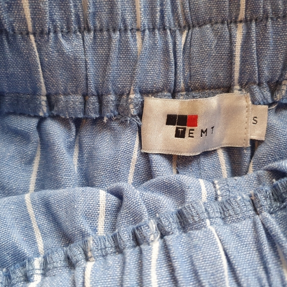 Wide leg pants - lightweight fabric - size small- Temt - Picture 4 of 5